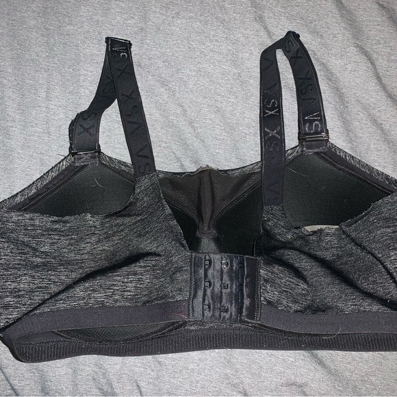 36DD Victoria Sport Sports bra - Picture 2 of 2